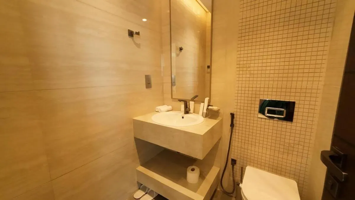 Apartment Breathtaking 2Bedroom In Nobles Dubai